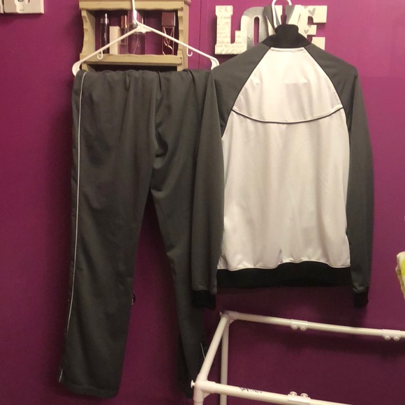 Sold - Picture 3 of 7